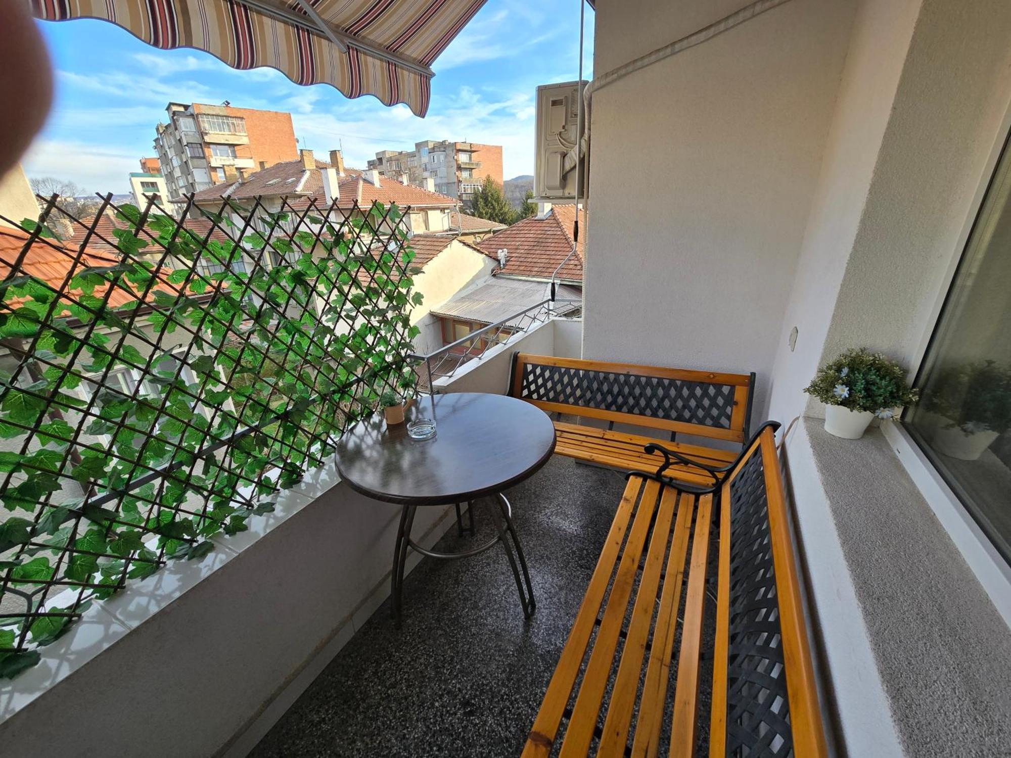 Comfort Apartment Vt Veliko Tŭrnovo Eksteriør bilde