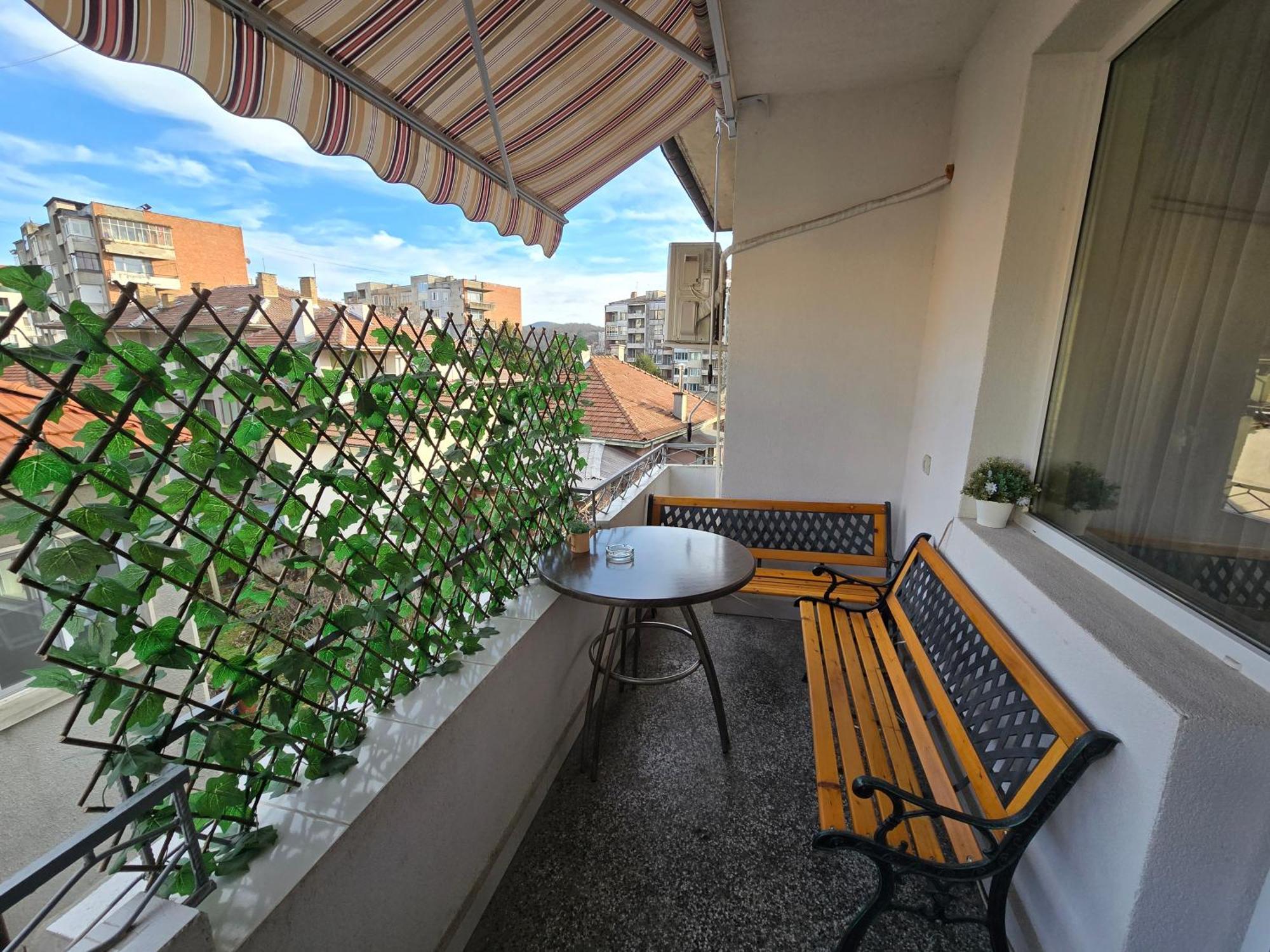 Comfort Apartment Vt Veliko Tŭrnovo Eksteriør bilde
